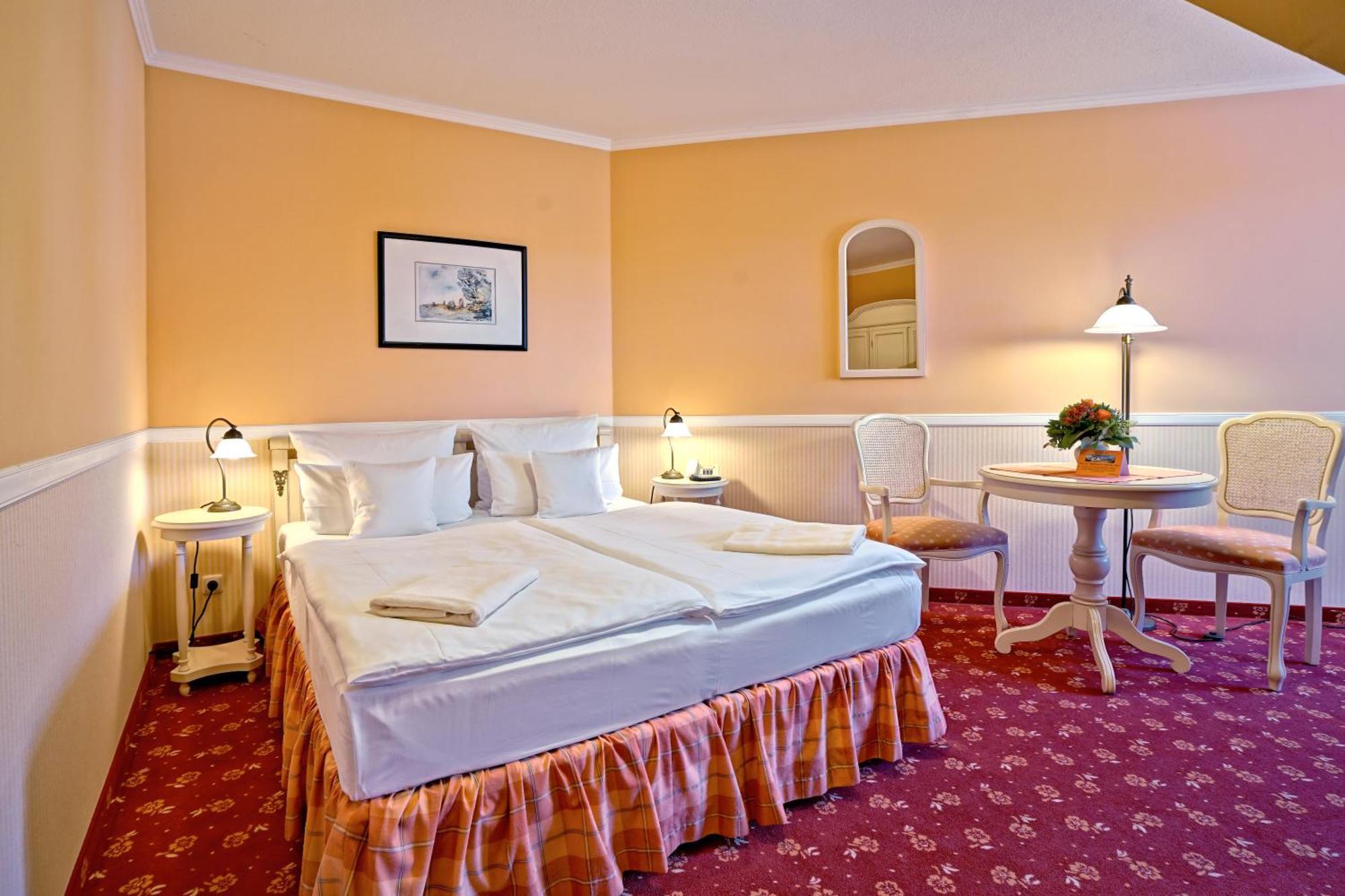 Hotel Godewind Thiessow Room photo