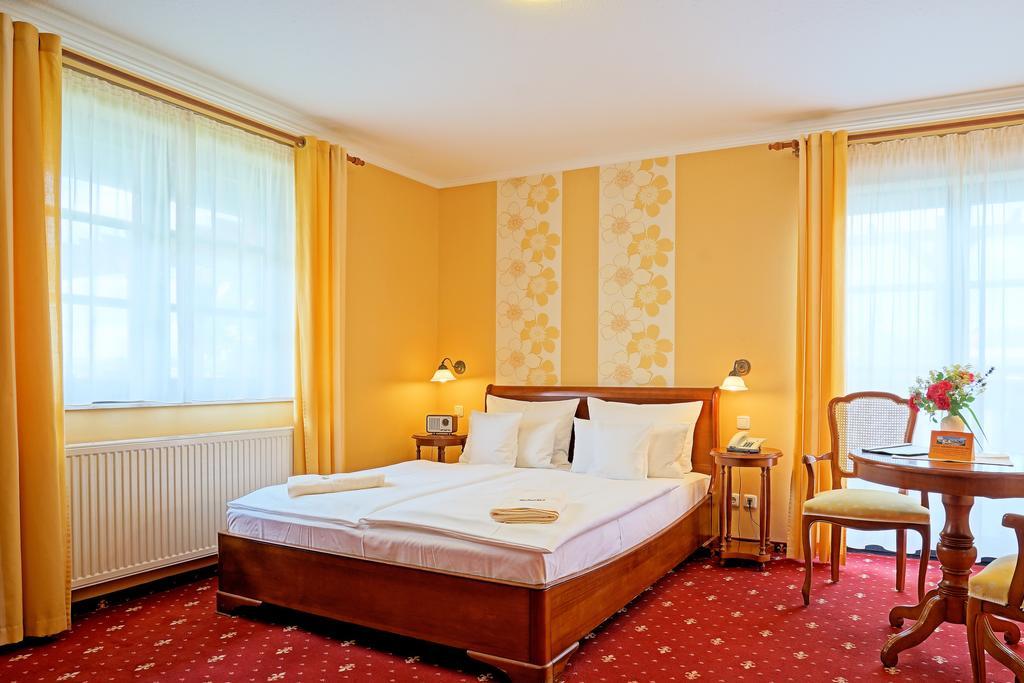 Hotel Godewind Thiessow Exterior photo