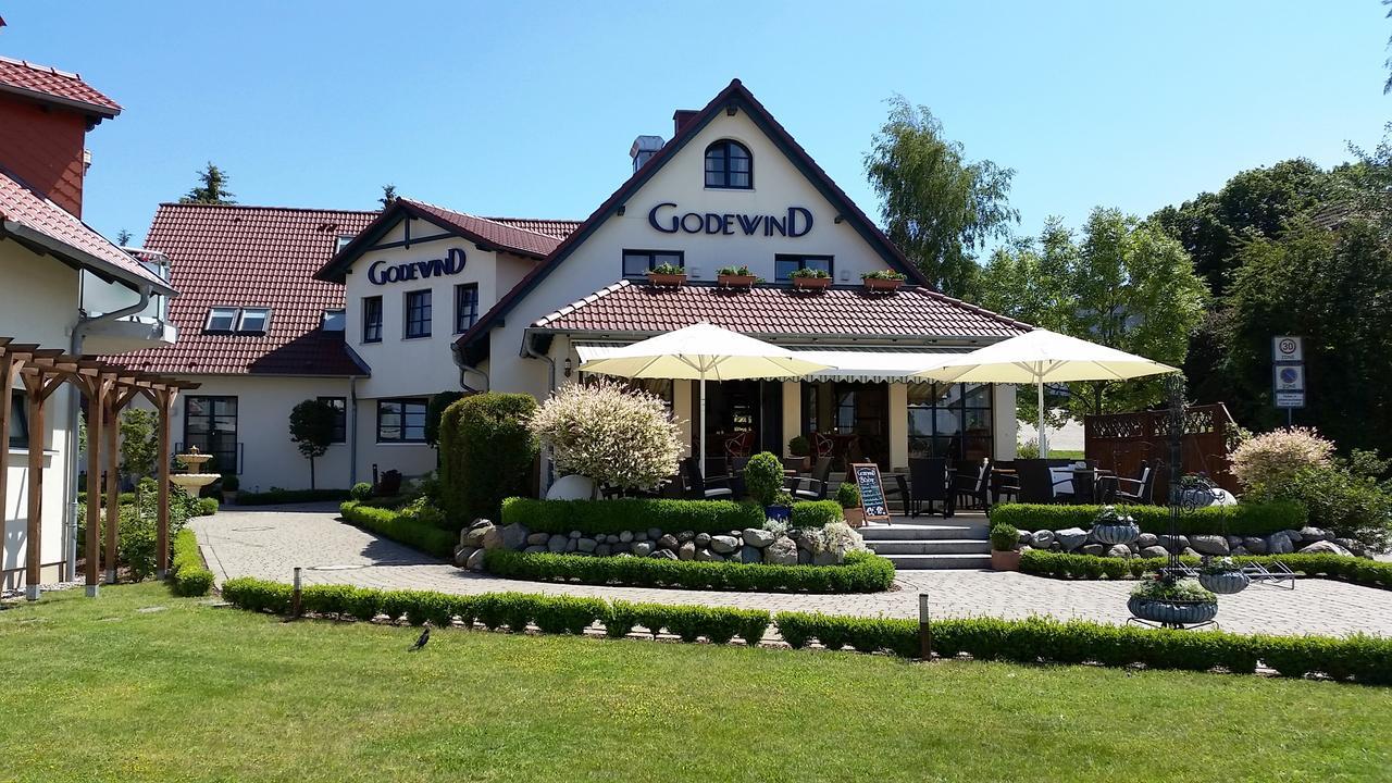 Hotel Godewind Thiessow Exterior photo